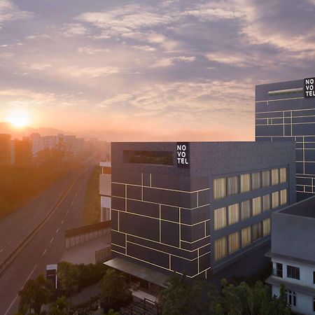 Novotel Guwahati Gs Road Екстериор снимка