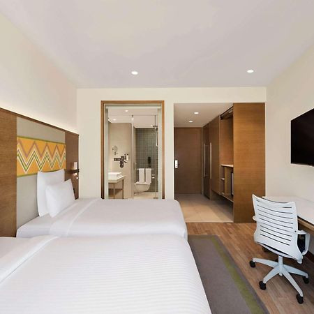 Novotel Guwahati Gs Road Екстериор снимка