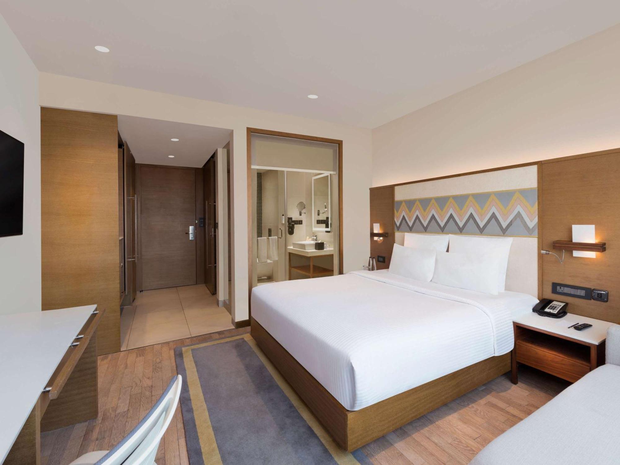 Novotel Guwahati Gs Road Екстериор снимка