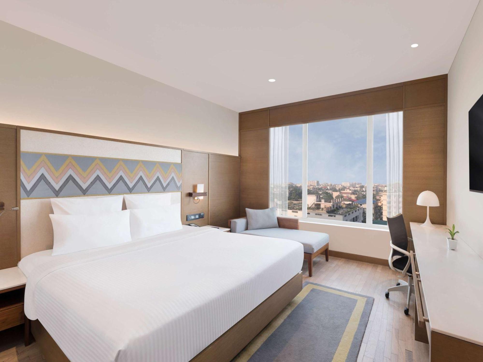 Novotel Guwahati Gs Road Екстериор снимка